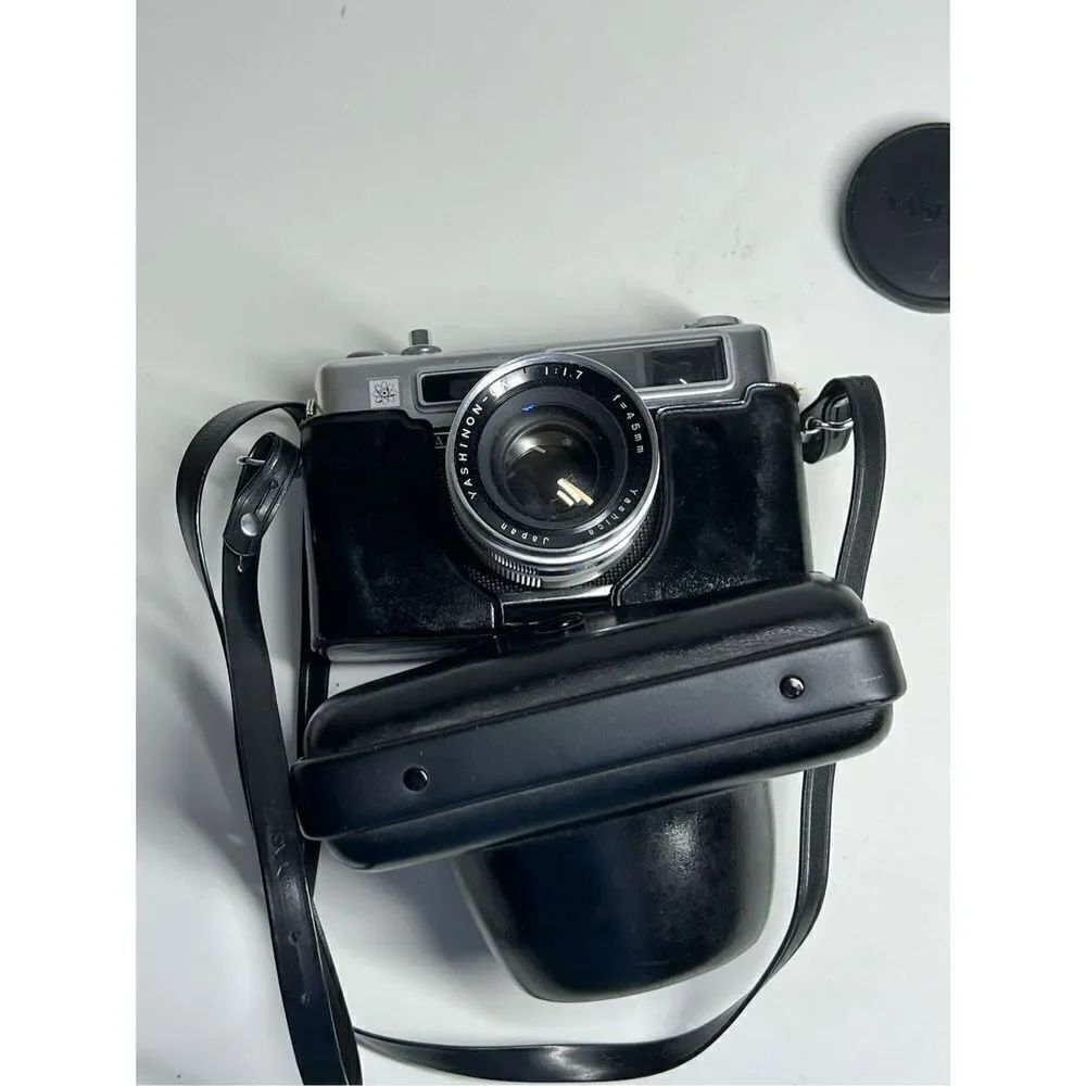 YASHICA ELECTRO 35 35MM Vintage Film Camera Untested For parts
